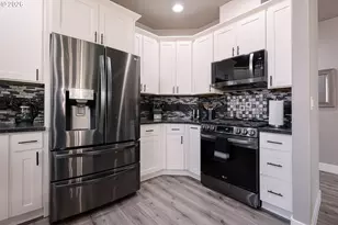 301 SW Applegate Trail Dr, Dallas, OR 97338 - Photo 6