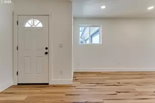 231/233 S 41st Pl, Springfield, OR 97478 - Photo 6