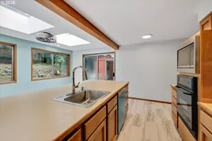 9080 NW Kearney St, Portland, OR 97229 - Photo 8