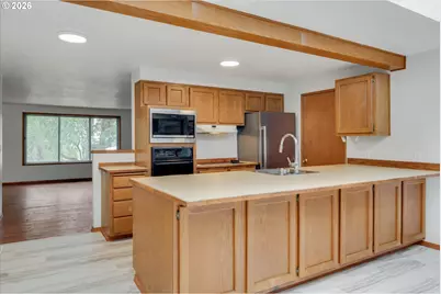 9080 NW Kearney St, Portland, OR 97229 - Photo 4
