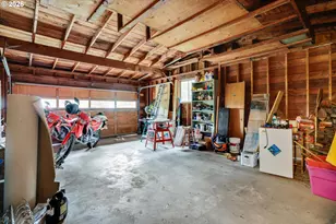 9080 NW Kearney St, Portland, OR 97229 - Photo 24