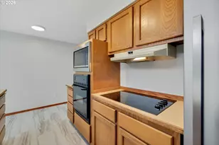 9080 NW Kearney St, Portland, OR 97229 - Photo 12