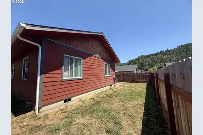 120 E Date St, Powers, OR 97466 - Photo 32