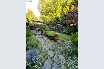 7798 SW Alder St, Portland, OR 97224 - Photo 42