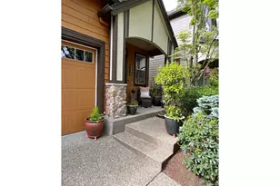 7798 SW Alder St, Portland, OR 97224 - Photo 2
