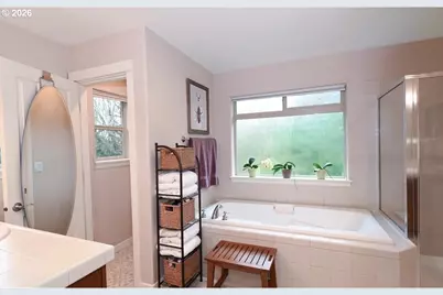 7798 SW Alder St, Portland, OR 97224 - Photo 28