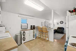 5741 SE Ogden St, Portland, OR 97206 - Photo 8