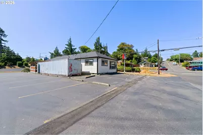 2707 Broadway, North Bend, OR 97459 - Photo 6