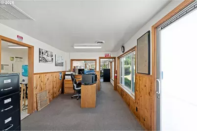 2707 Broadway, North Bend, OR 97459 - Photo 24