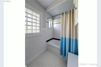 7523 SE Washington St, Portland, OR 97215 - Photo 18
