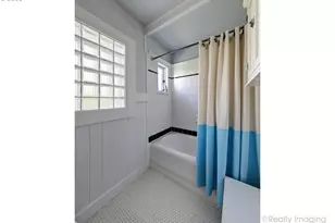 7523 SE Washington St, Portland, OR 97215 - Photo 18