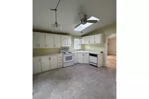 13451 SE Raymond St, Portland, OR 97236 - Photo 12