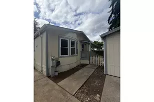 13451 SE Raymond St, Portland, OR 97236 - Photo 4