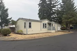 13451 SE Raymond St, Portland, OR 97236 - Photo 2