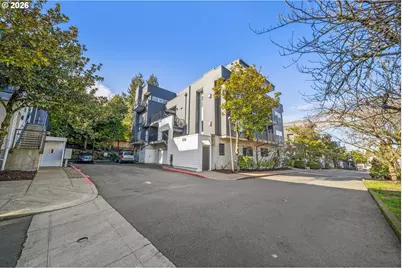 614 S Nevada St #B, Portland, OR 97219 - Photo 26