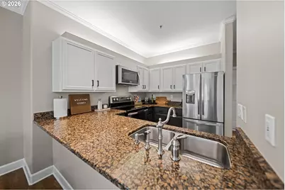 614 S Nevada St #B, Portland, OR 97219 - Photo 6