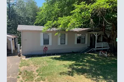 1517 NE Newton Creek Dr, Roseburg, OR 97470 - Photo 2