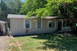 1517 NE Newton Creek Dr, Roseburg, OR 97470 - Photo 2