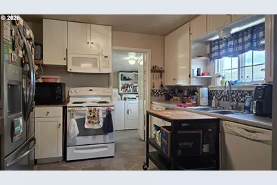 3801 Dove Ln, Eugene, OR 97402 - Photo 12