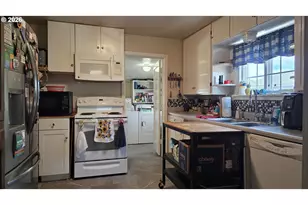 3801 Dove Ln, Eugene, OR 97402 - Photo 12