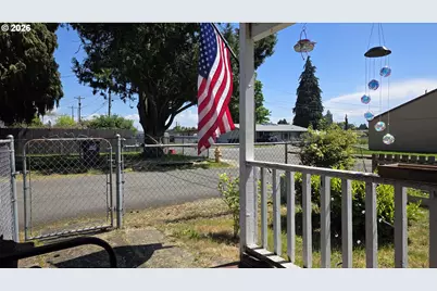 3801 Dove Ln, Eugene, OR 97402 - Photo 4