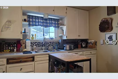 3801 Dove Ln, Eugene, OR 97402 - Photo 14