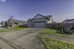 871 Mary Dr, Molalla, OR 97038 - Photo 2