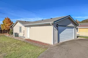 121 Matthew Lee Ct, Roseburg, OR 97471 - Photo 4