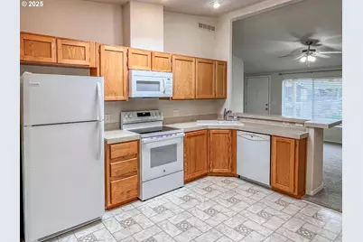 121 Matthew Lee Ct, Roseburg, OR 97471 - Photo 10