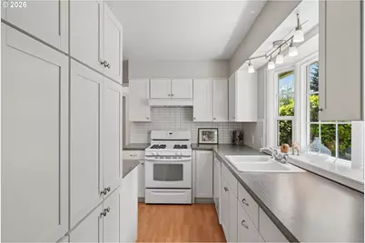 7250 SW Benz Park Dr, Portland, OR 97225 - Photo 14