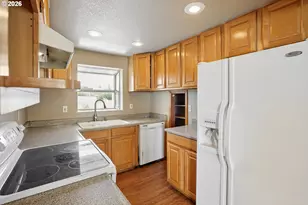 3307 NE Marine Dr, Portland, OR 97211 - Photo 10