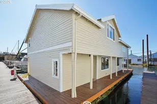 3307 NE Marine Dr, Portland, OR 97211 - Photo 2