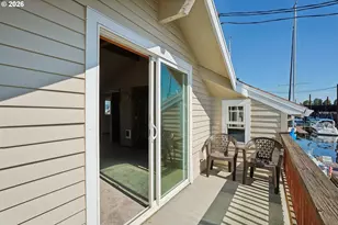 3307 NE Marine Dr, Portland, OR 97211 - Photo 24