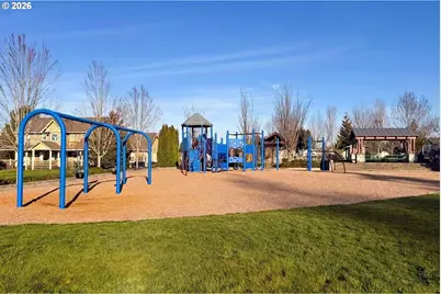38473 Cascadia Village Dr, Sandy, OR 97055 - Photo 34
