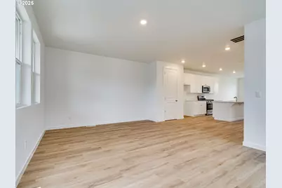 8245 SE Blanton St, Hillsboro, OR 97123 - Photo 8