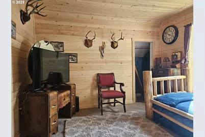 175 S Bonanza St, Sumpter, OR 97877 - Photo 32