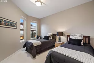 2305 NW Douglas St, Camas, WA 98607 - Photo 32