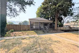 2110 1st St, La Grande, OR 97850 - Photo 2