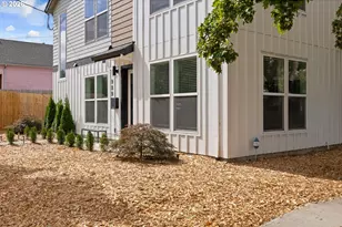 9890 N Syracuse St, Portland, OR 97203 - Photo 2