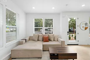 9890 N Syracuse St, Portland, OR 97203 - Photo 8