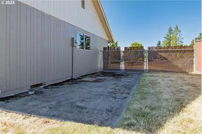 1705 NW Terrace St, Vancouver, WA 98685 - Photo 24