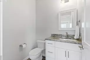 372 SW George Ct, Dundee, OR 97115 - Photo 12