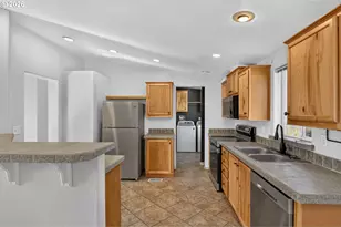 402 Jefferson St, Moro, OR 97039 - Photo 8