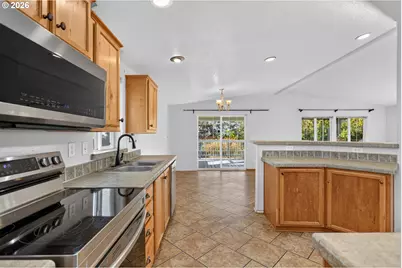 402 Jefferson St, Moro, OR 97039 - Photo 10
