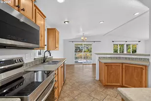 402 Jefferson St, Moro, OR 97039 - Photo 10