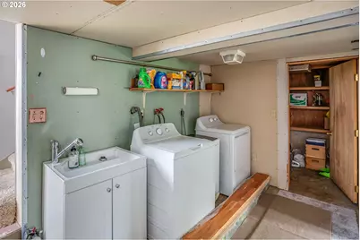 496 Hamburg Ave, Astoria, OR 97103 - Photo 16