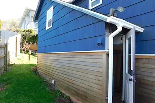 496 Hamburg Ave, Astoria, OR 97103 - Photo 2