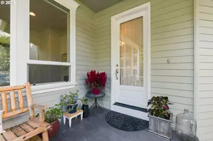 3109 SW Collins Ct, Portland, OR 97219 - Photo 4