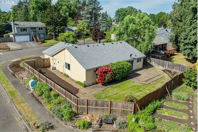 8541 SW Mandan Dr, Tualatin, OR 97062 - Photo 4