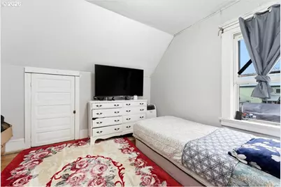 215 NE Going St, Portland, OR 97211 - Photo 22